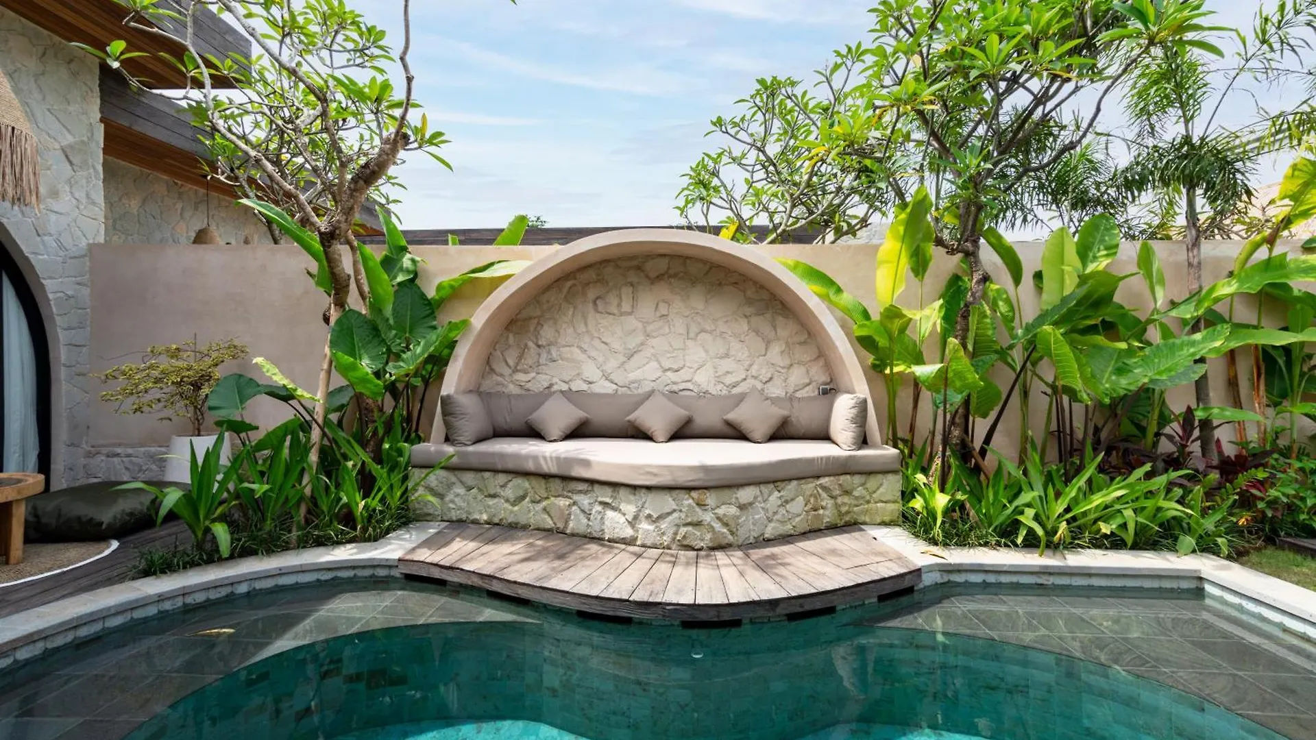 New Lux Unique 3Br Villa In Bingin, Uluwatu contacts